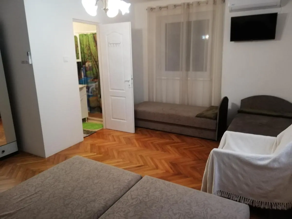 Oeroekzoeld Apartman Szeged Apartment