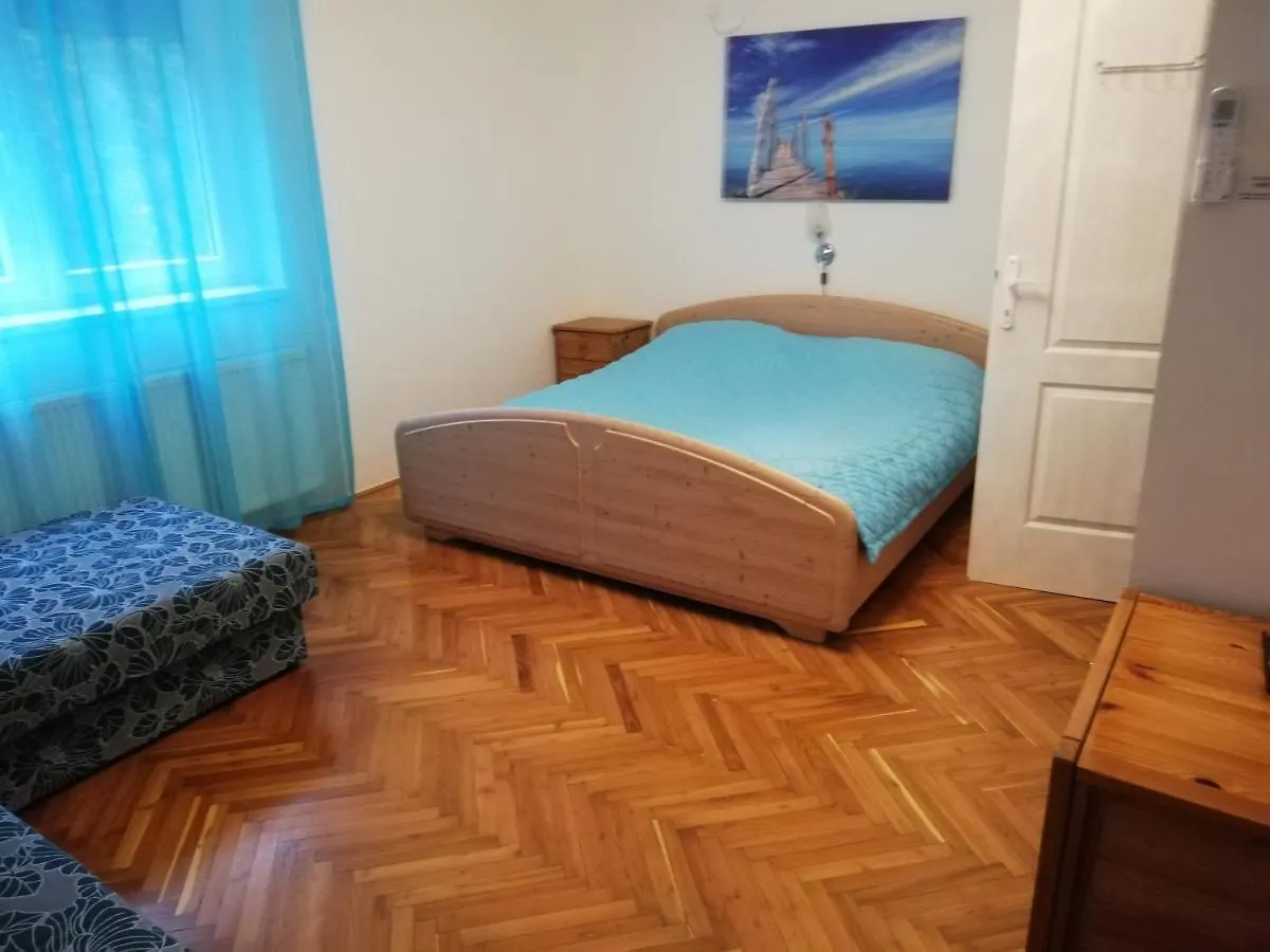 Apartment Oeroekzoeld Apartman Szeged Hungary