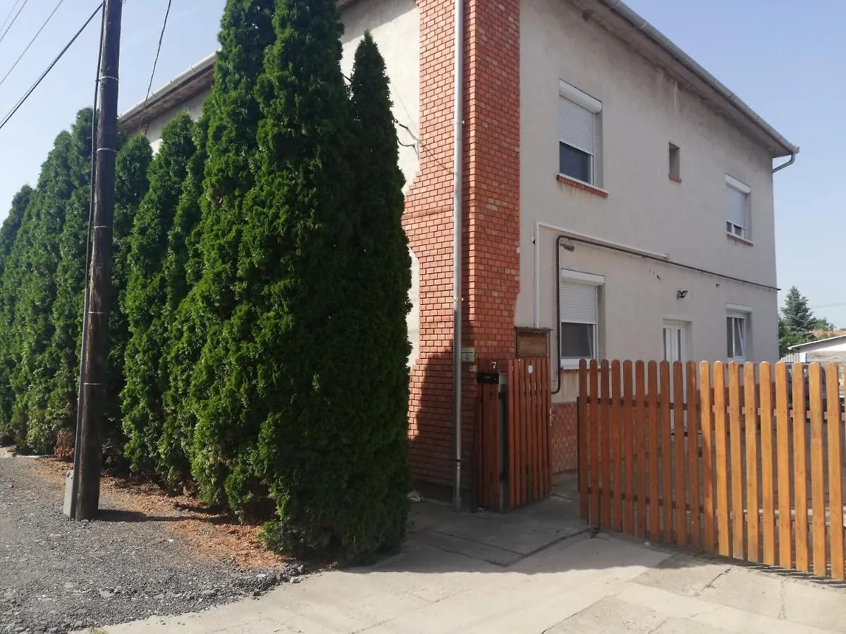 Apartment Oeroekzoeld Apartman Szeged Hungary