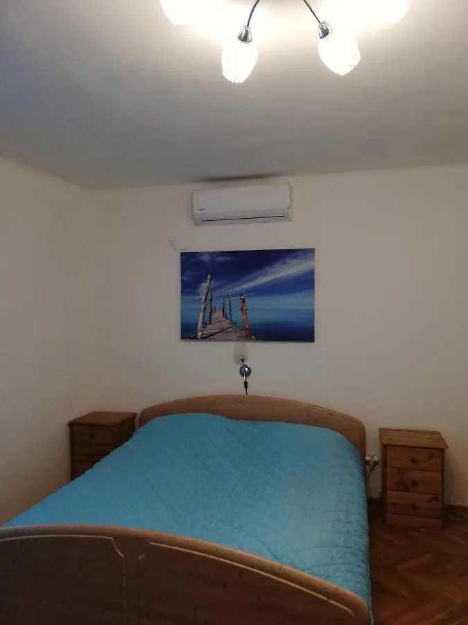 Apartment Oeroekzoeld Apartman Szeged